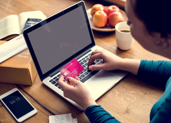 e-banking-payment-financial-connection-laptop